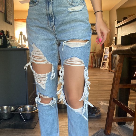 American Eagle Outfitters Denim - American Eagle High Rise Mom Jeans